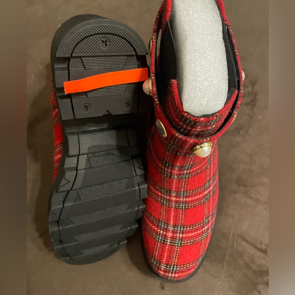 Red plaid boots - Picture 3 of 3